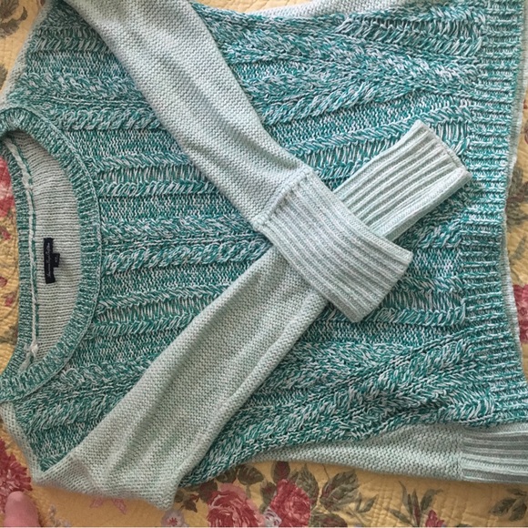 American Eagle Outfitters Two-toned Aqua Sweater in Medium - Picture 2 of 6